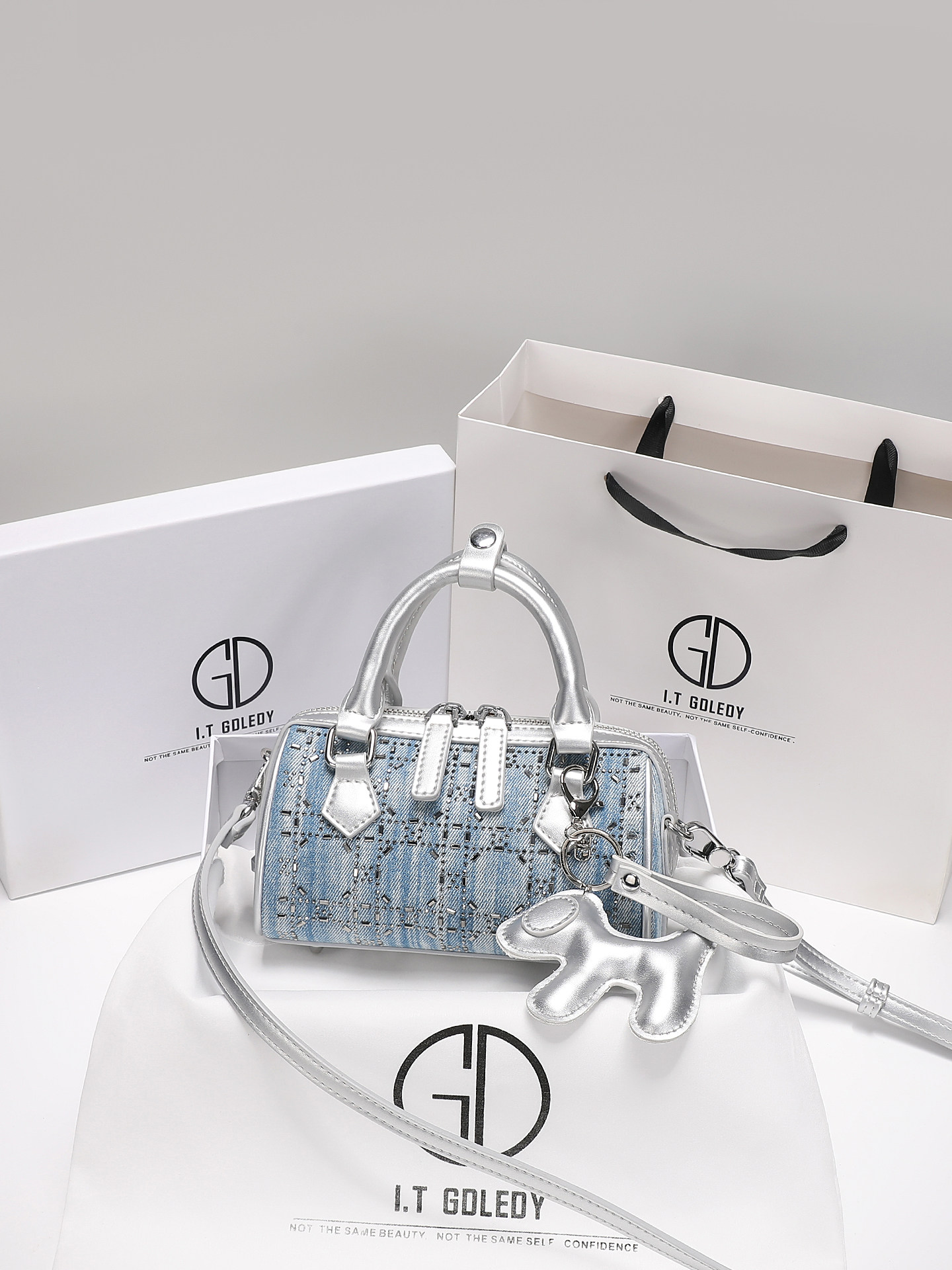 Luxury Bags Denim - Tas Boston Genggam Mewah dan Vintage