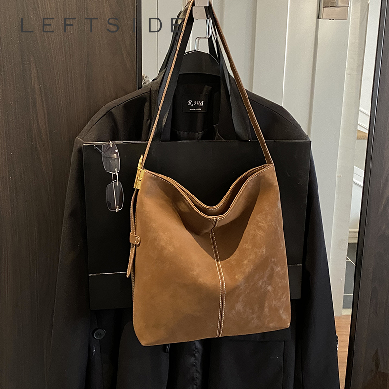 Luxury Bags Trend 2025 - Tas Selempang Wanita LEFTSIDE Bahan Kulit