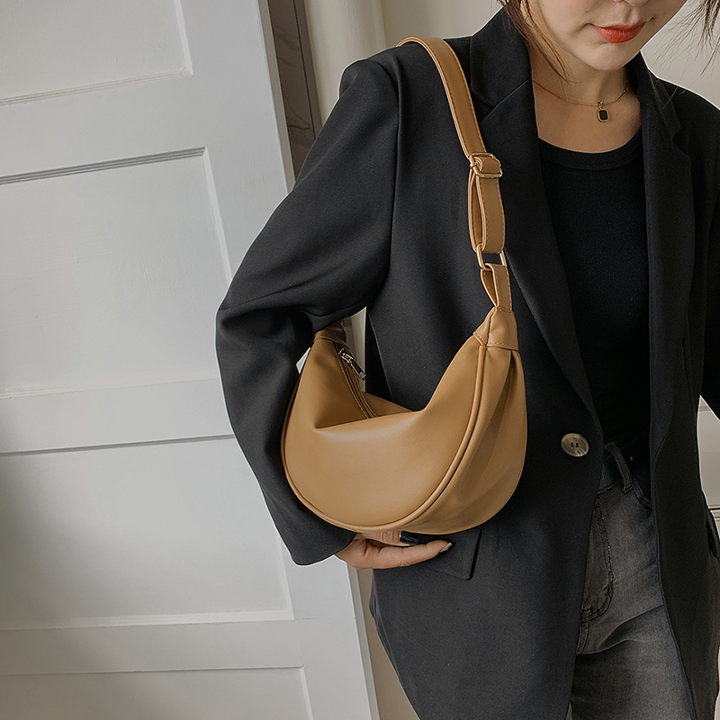 Tas Selempang Ritsleting Kulit - Luxury Bags Trend 2025 ulasan dan harga